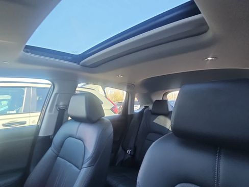 Used 2025 Honda HR-V EX-L image 6