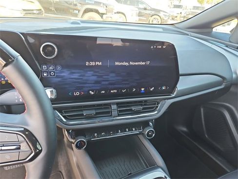 Used 2024 Chevrolet Equinox EV RS image 11