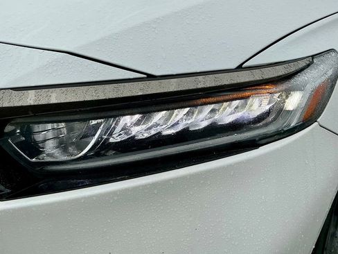 Used 2018 Honda Accord Sport image 10