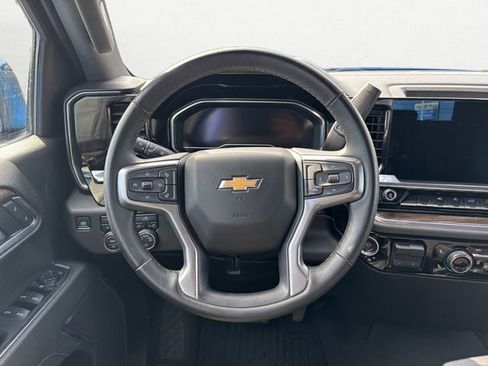 Used 2025 Chevrolet Silverado 1500 LT image 12