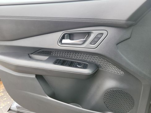 Used 2024 Nissan Ariya EVOLVE+ image 21