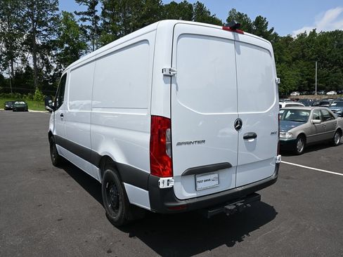 Used 2025 Mercedes-Benz Sprinter 2500 image 4