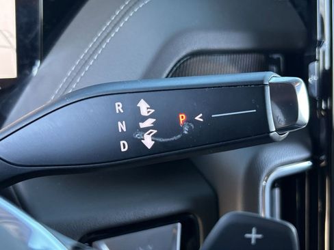 Used 2025 GMC Yukon Elevation image 16