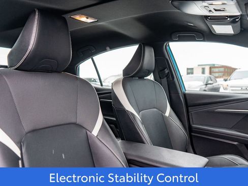 Used 2025 Toyota Camry SE image 12