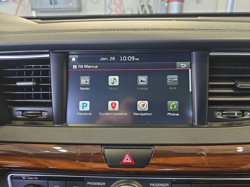 Used 2017 Kia Cadenza Premium w/ Luxury Package image 23