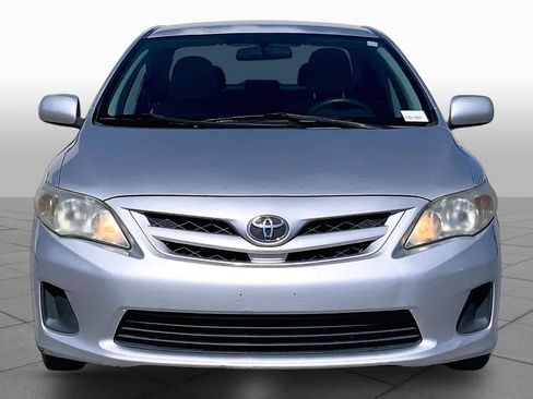 Used 2011 Toyota Corolla LE FWD image 3