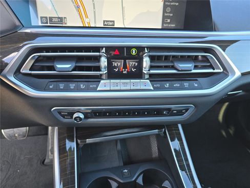 Used 2021 BMW X5 xDrive40i w/ M Sport Package image 29