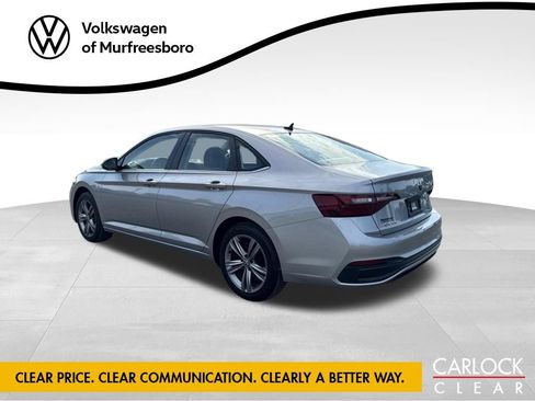 Used 2024 Volkswagen Jetta SE FWD image 6