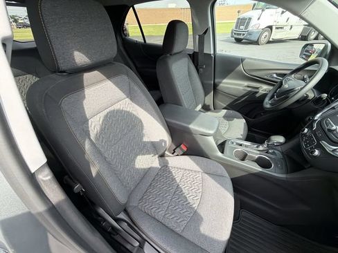 Certified 2024 Chevrolet Equinox LT FWD image 28