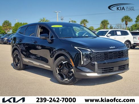 Used 2026 Kia Sportage EX FWD image 1