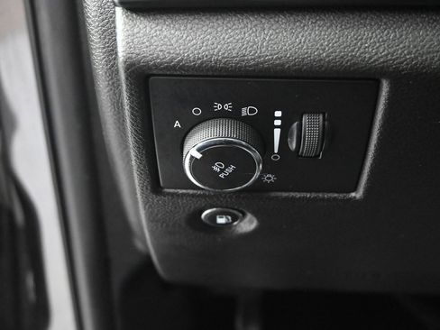 Used 2021 Jeep Grand Cherokee Laredo X image 23