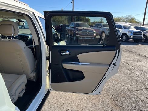 Used 2018 Dodge Journey SE image 34