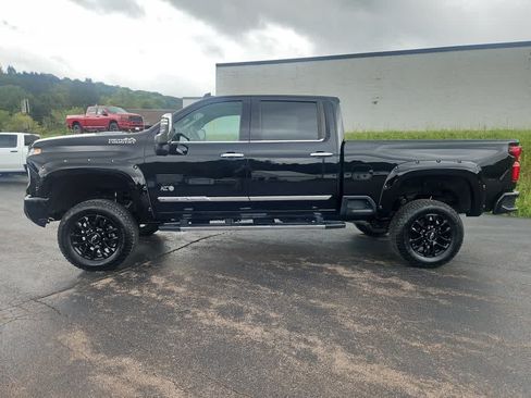 Used 2024 Chevrolet Silverado 2500 High Country AWD/4WD image 2