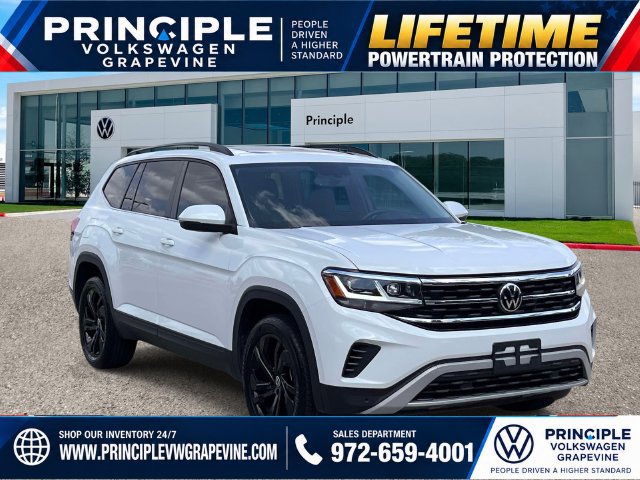 Used 2023 Volkswagen Atlas SE w/ Panoramic Sunroof Package FWD image 2