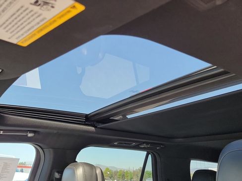 Used 2021 Lincoln Navigator Reserve image 16