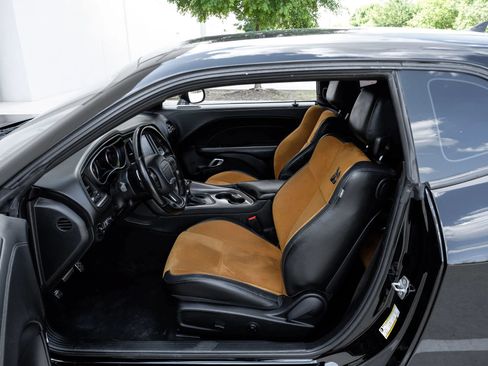Used 2020 Dodge Challenger R/T Scat Pack w/ Plus Package RWD image 17