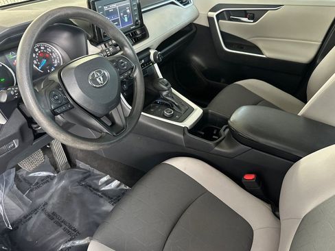 Certified 2022 Toyota RAV4 XLE image 12