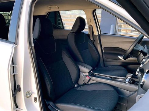 Certified 2024 Nissan Kicks SV image 8