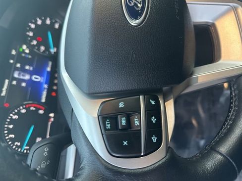 Used 2021 Ford Explorer XLT image 19