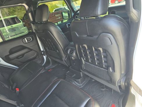 Used 2021 Jeep Wrangler Unlimited Rubicon w/ Xtreme Recon 35" Tire Package AWD/4WD image 26
