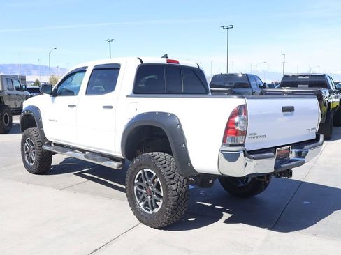 Used 2014 Toyota Tacoma 4x4 Double Cab w/ SR5 Package image 4