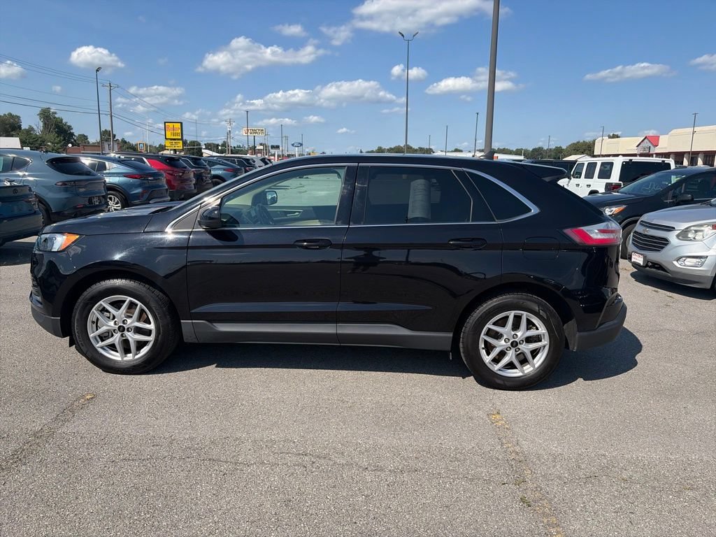 Used 2024 Ford Edge SEL AWD/4WD image 3