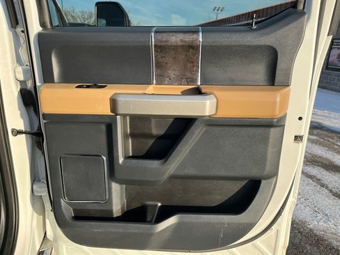 Used 2022 Ford F250 Lariat w/ Chrome Package image 27