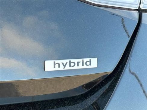 Certified 2025 Hyundai Elantra SEL FWD image 9