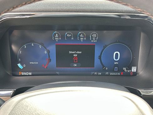 Used 2025 Ford F150 Lariat AWD/4WD image 10