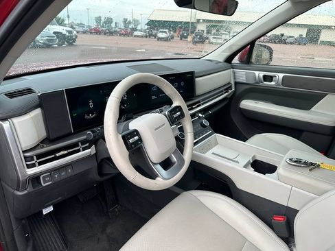 Used 2025 Hyundai Santa Fe SEL AWD/4WD image 12