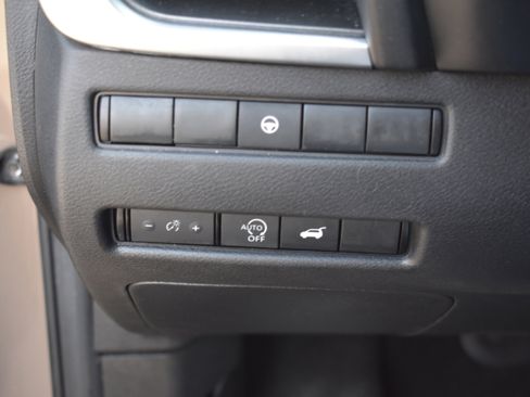 Used 2024 Nissan Rogue SV image 16