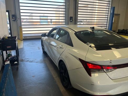 Used 2022 Hyundai Elantra SEL FWD image 8