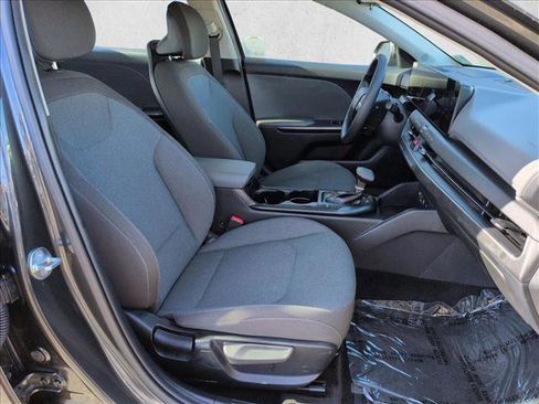 Used 2025 Kia K4 LXS image 20