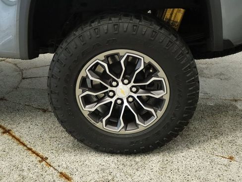 Used 2022 Chevrolet Colorado ZR2 AWD/4WD image 16