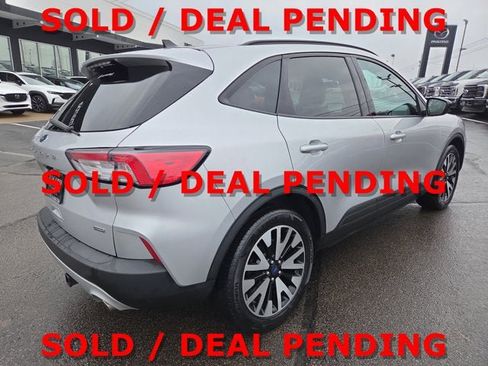 Used 2020 Ford Escape SE Sport image 5