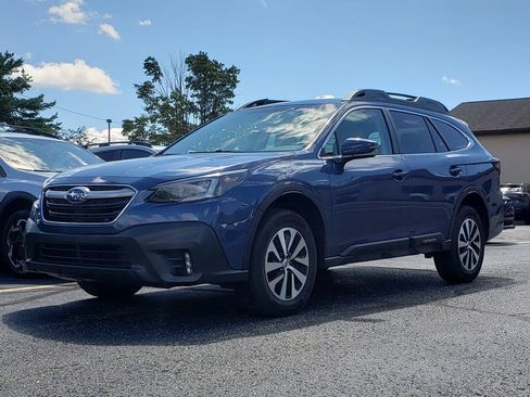 Used 2022 Subaru Outback Premium AWD/4WD image 1