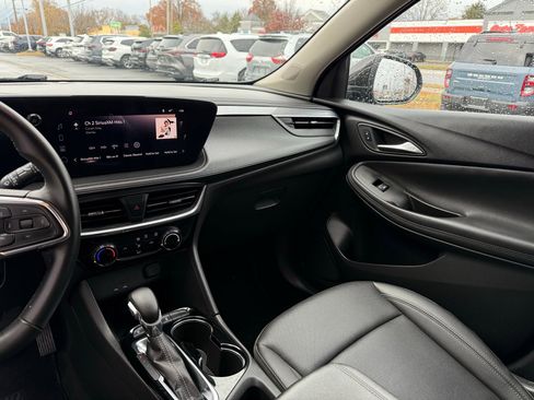 Used 2024 Buick Encore GX Sport Touring image 45