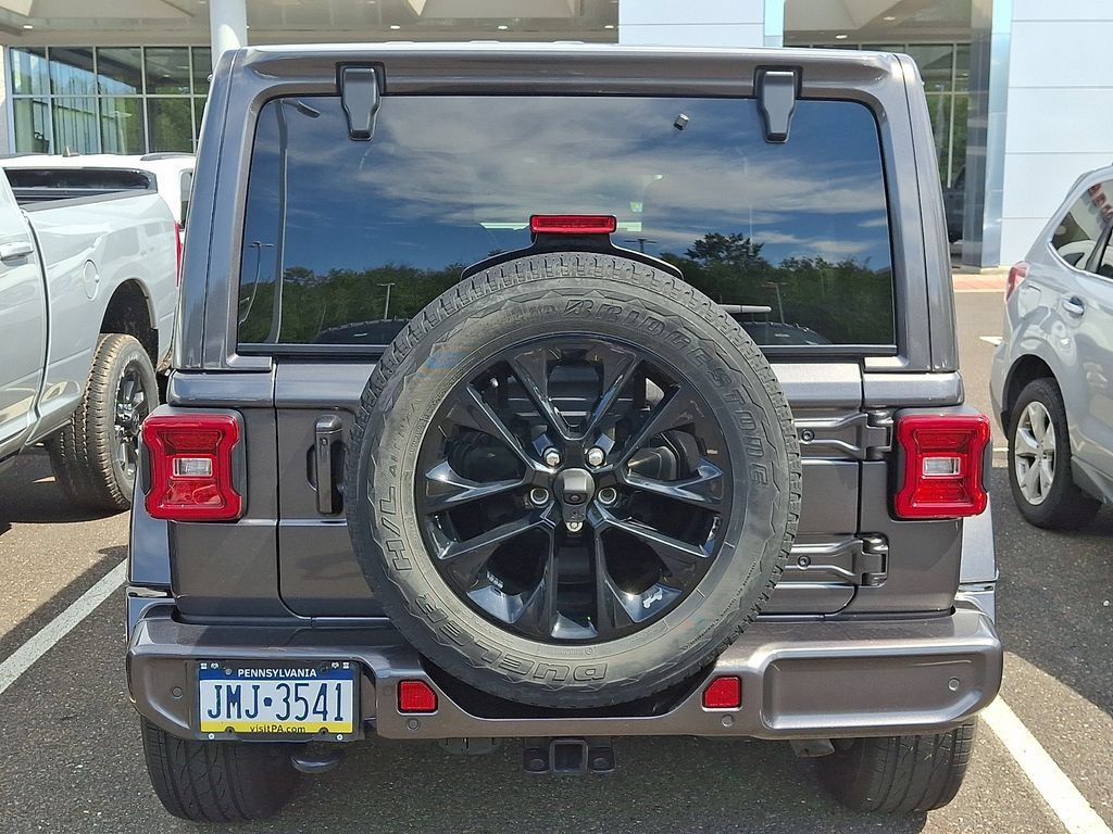 Used 2020 Jeep Wrangler Unlimited Sahara AWD/4WD image 5
