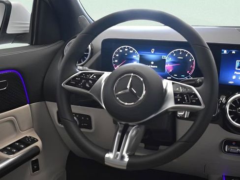 New 2026 Mercedes-Benz GLA 250 4MATIC image 18