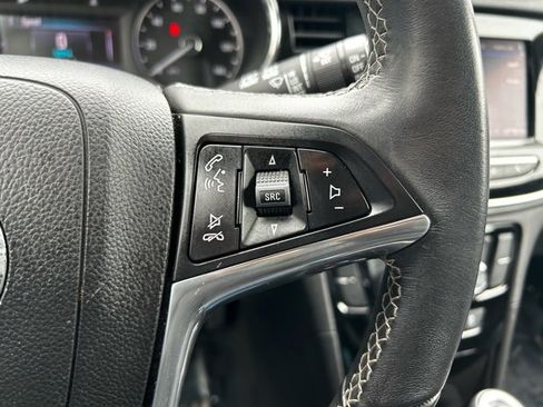 Used 2022 Buick Encore Preferred w/ Safety Package image 18