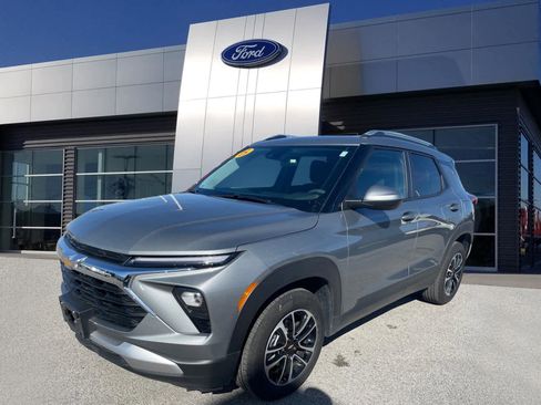 Used 2025 Chevrolet TrailBlazer LT image 4