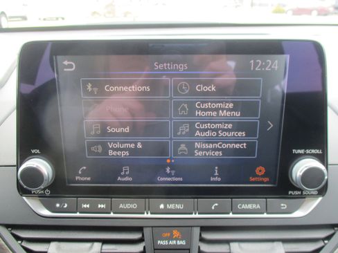 Used 2025 Nissan Altima 2.5 SV image 19