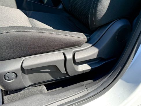 Used 2022 Mitsubishi Outlander ES image 19