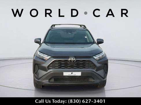 Used 2022 Toyota RAV4 XLE AWD/4WD image 16