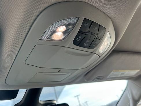 Used 2022 Chrysler Pacifica Touring-L image 28