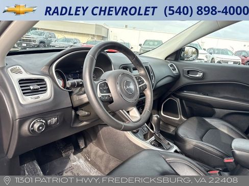 Used 2019 Jeep Compass Latitude w/ Popular Equipment Group image 4