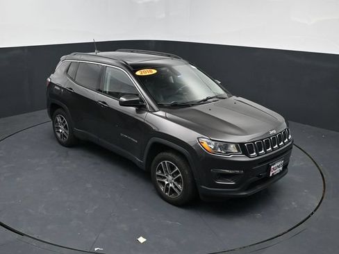 Used 2018 Jeep Compass Latitude w/ Popular Equipment Group AWD/4WD image 19