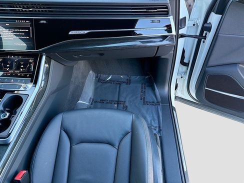 Certified 2025 Audi Q7 3.0T Premium Plus image 19