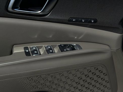 New 2026 Kia Carnival EX FWD image 28