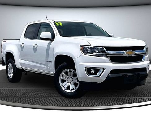 Used 2017 Chevrolet Colorado LT w/ LT Convenience Package AWD/4WD image 3